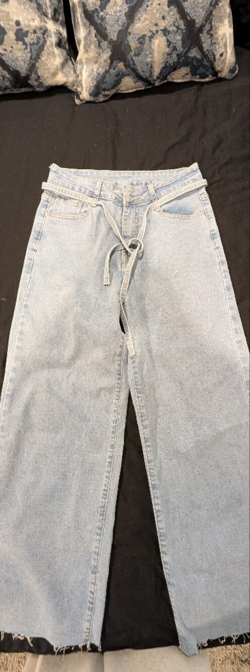 Light Blue Women's Straight-Leg Jeans with Waist Tie and Frayed Bottoms